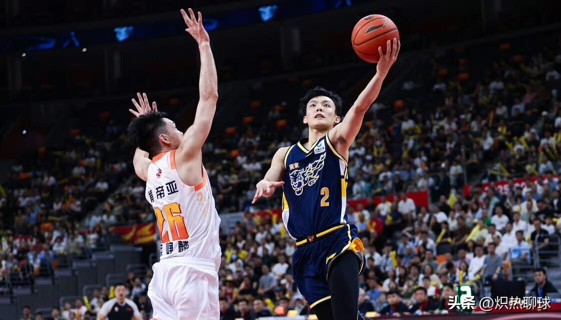 大胆推测，目前最有机会争夺CBA总冠军的4支球队，按目前战绩的人员配置来说，广东