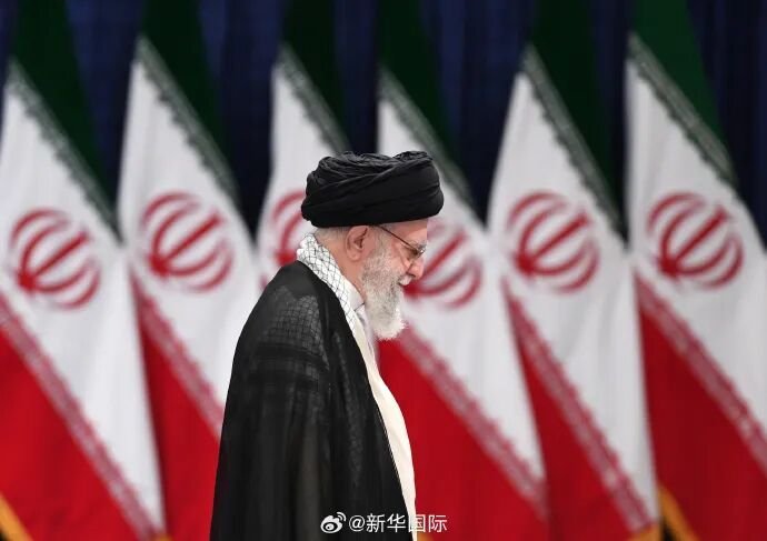 【#伊媒称哈梅内伊在工作岗位上殉职#】新华社消息，伊朗多家媒体1日证实，伊朗最高