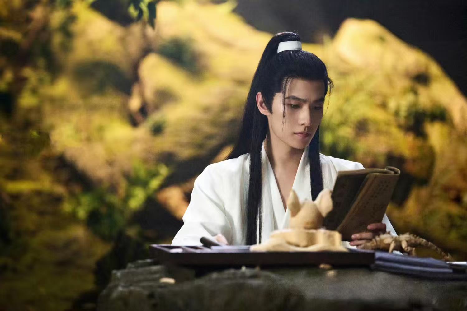 杨洋说要踏踏实实演好角色 杨洋采访尽显真诚，潜心踏实打磨演技，塑造的每个经典角色
