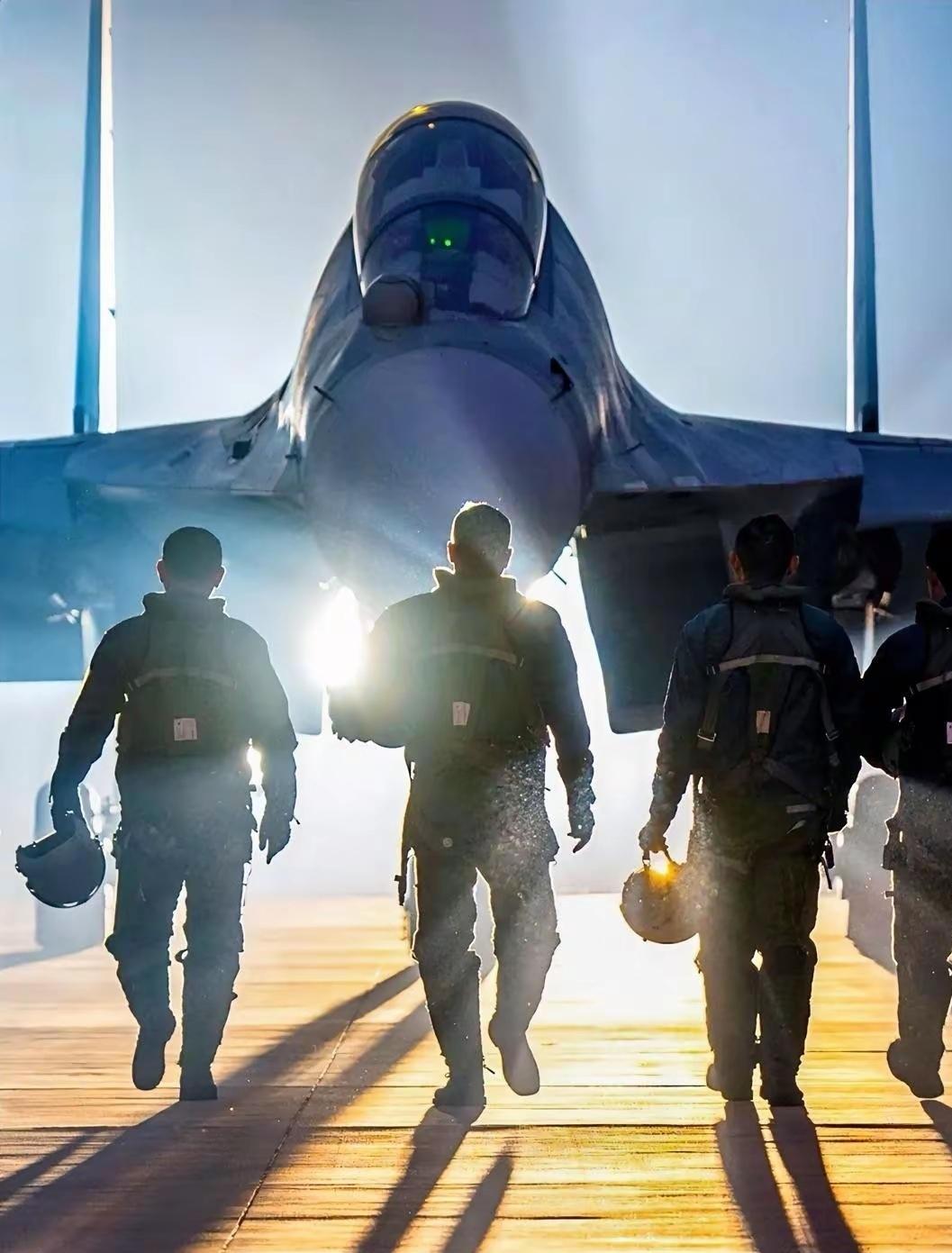 双发战斗机的大块头