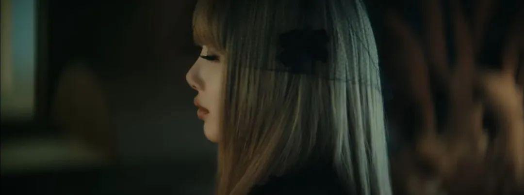 Lisa 携全新音乐微电影 MV《DREAM》惊艳登场，强势上线引发热议！此次 
