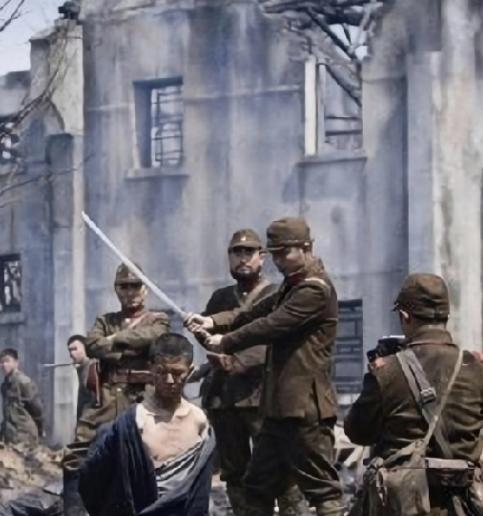 日本为什么敢挑衅中国？我感觉：
第一，拉美国下水二打一，
第二，它赌中国不敢用核