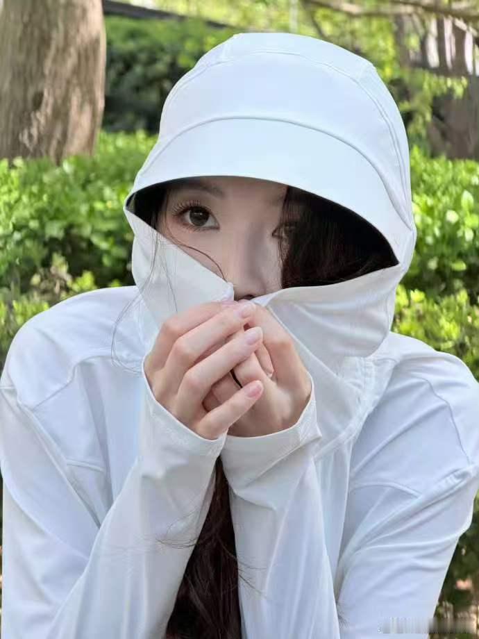 王玉雯hi6录制上班路透 王玉雯hi6上班跑向粉丝收信 hi6 上班路透，王玉雯