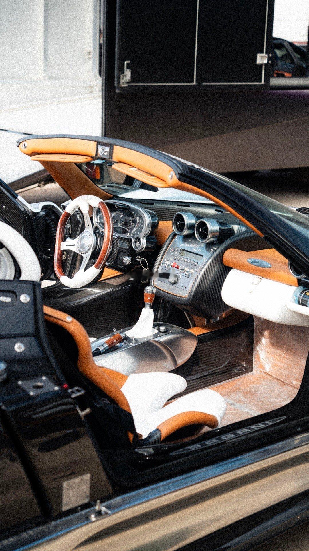 最帅的两辆帕加尼，金属镜面车身的帕加尼Zonda 760 Roadster和全球