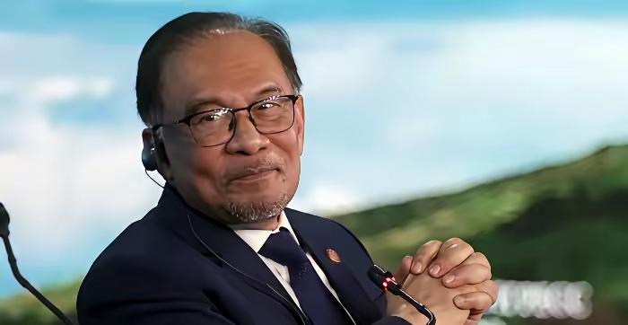 前脚印尼持续推出镍矿政策，铁了心的要收割中资镍矿企业。

印尼这几年，把中资企业