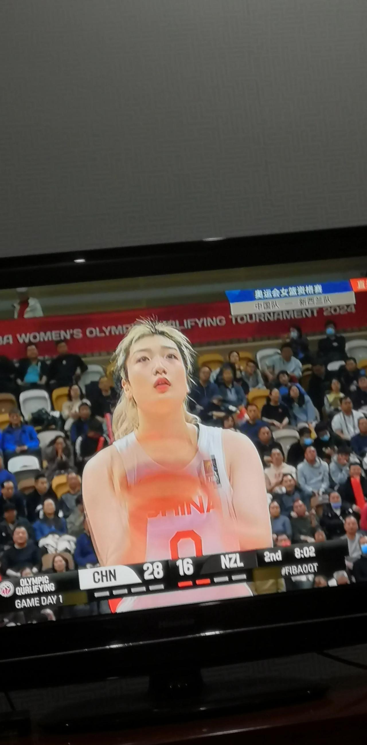 中国女篮94：47大胜新西兰，取得巴黎奥运会资格赛开门红，各球员打分：
韩旭：内