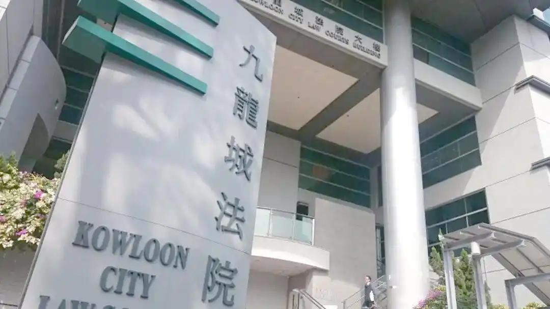 看到一条新闻，在香港读书的22岁内地学生踢死室友的猫，因”残酷对待动物罪“，被判