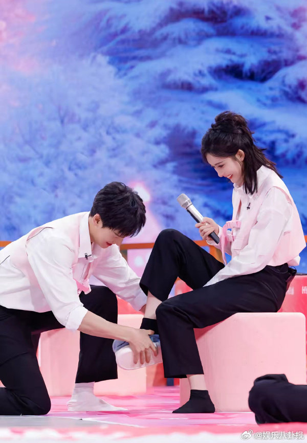 孟子义李昀锐上海应援大屏应援大屏+品质盛典=双厨过年！孟姐锐哥今天必须给我锁死昀