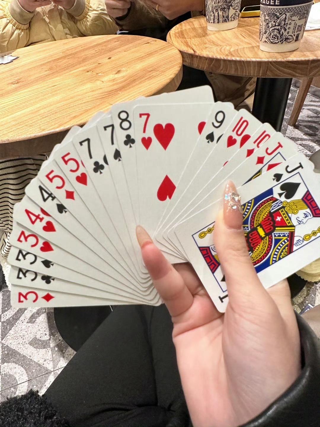 除了一个王炸，全是烂牌 