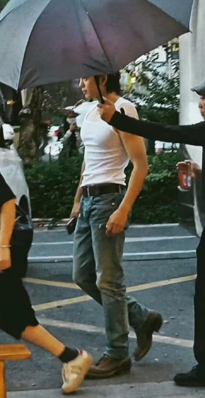 张小斐于适闯入悬疑赛道惊喜！张小斐于适首搭猎影者悬疑剧，化学专家对修车老板，剥陈