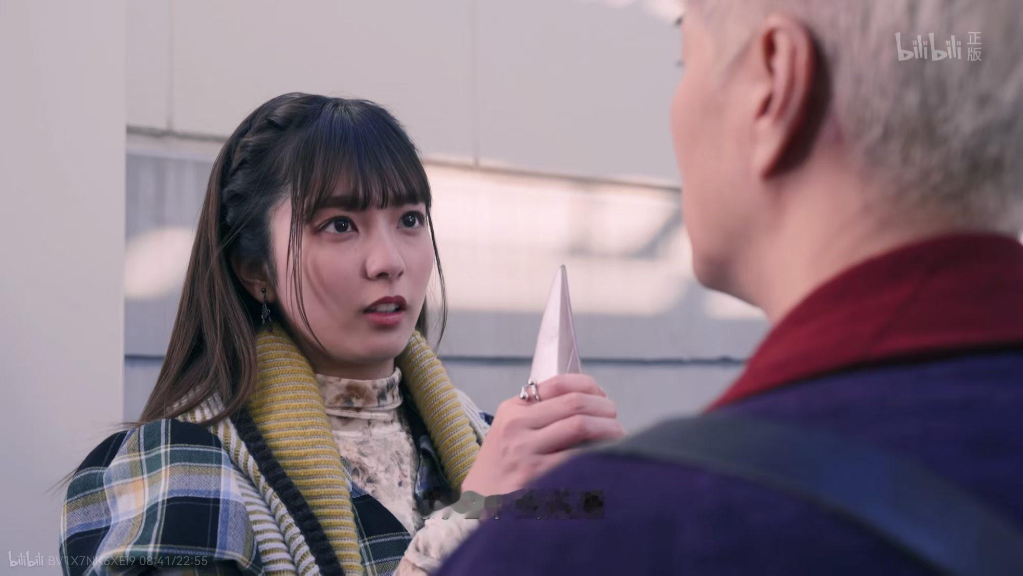 这个女孩真萌呀 
