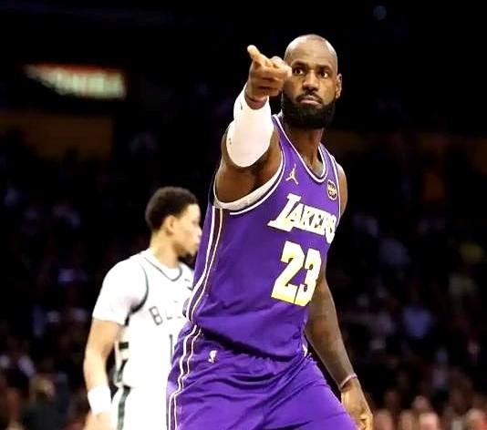 前三节的詹姆斯，真的老了吗？

41岁的他，现在打法确实变了，不再是全场飞天遁地