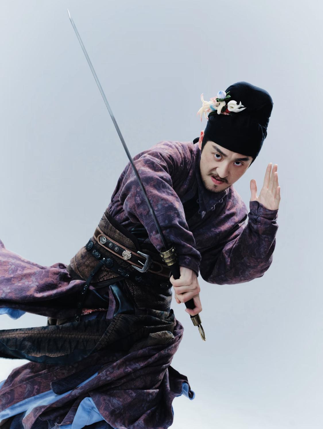 金爷对长玉肯定有心思，但他全部藏起来了。

他从心往外接受不了谢征从赘婿变成武安