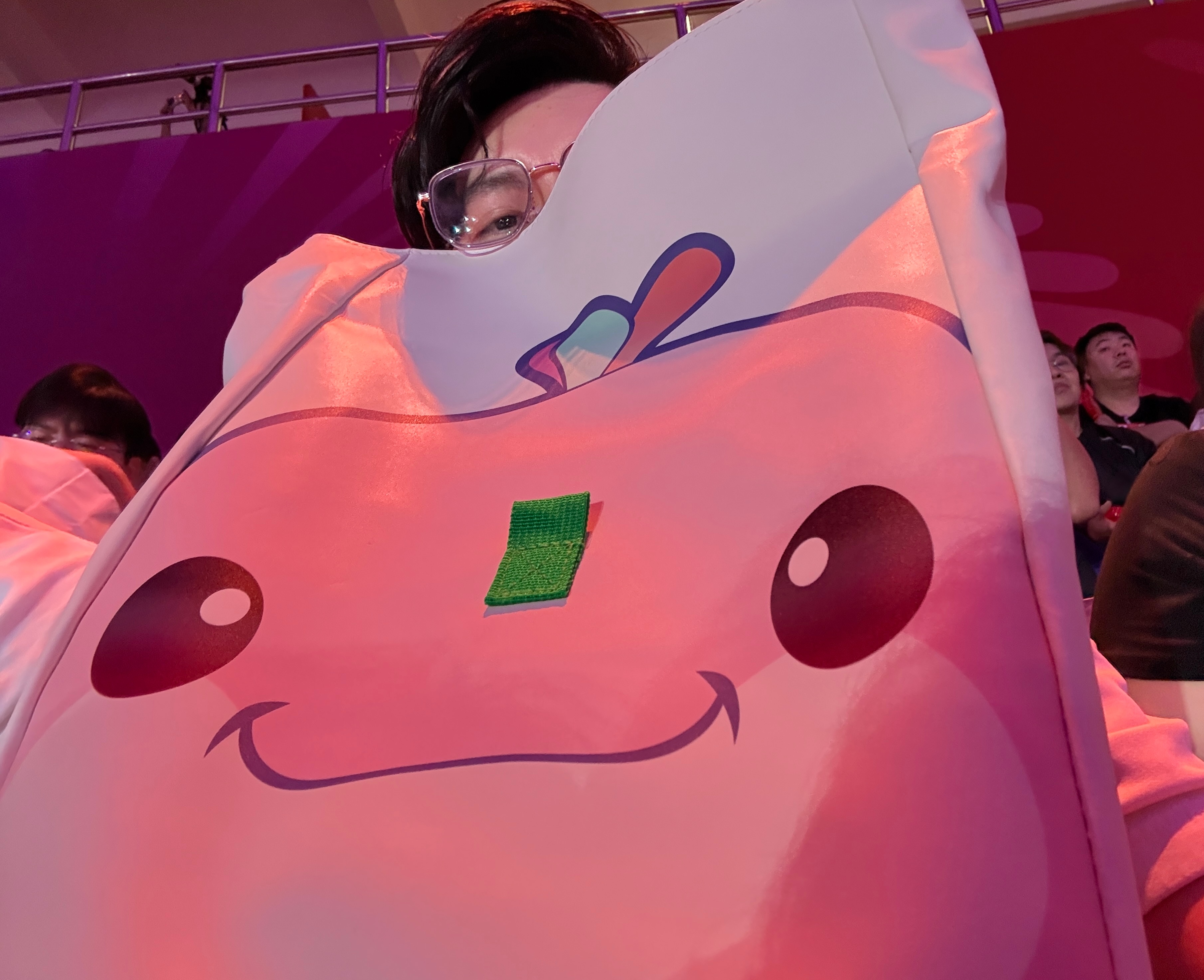 【全运会大湾鸡背包抽奖🎒】来看看我们开幕式的观众礼包里有什么[doge]国旗*