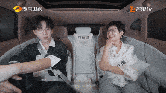胡夏不介意被路人认成白举纲 湖南卫视背后 胡夏吃饭时被服务员错认成白举纲索要签名