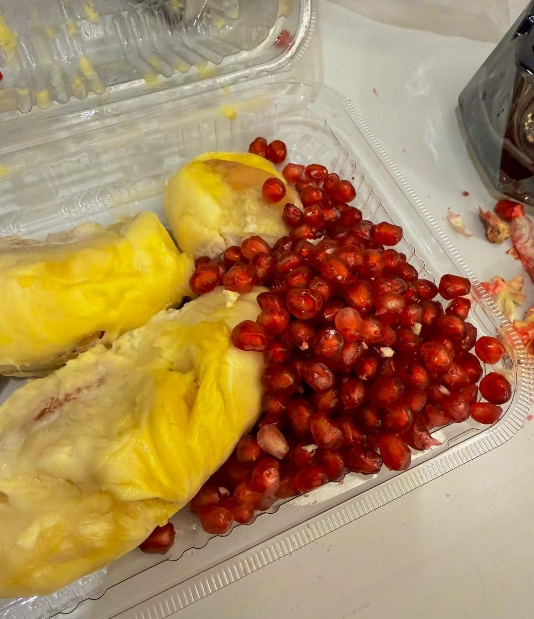 有时候，生活像一团乱线，越想理清越是打结。我们常常被焦虑包围，担心眼前的难题，纠