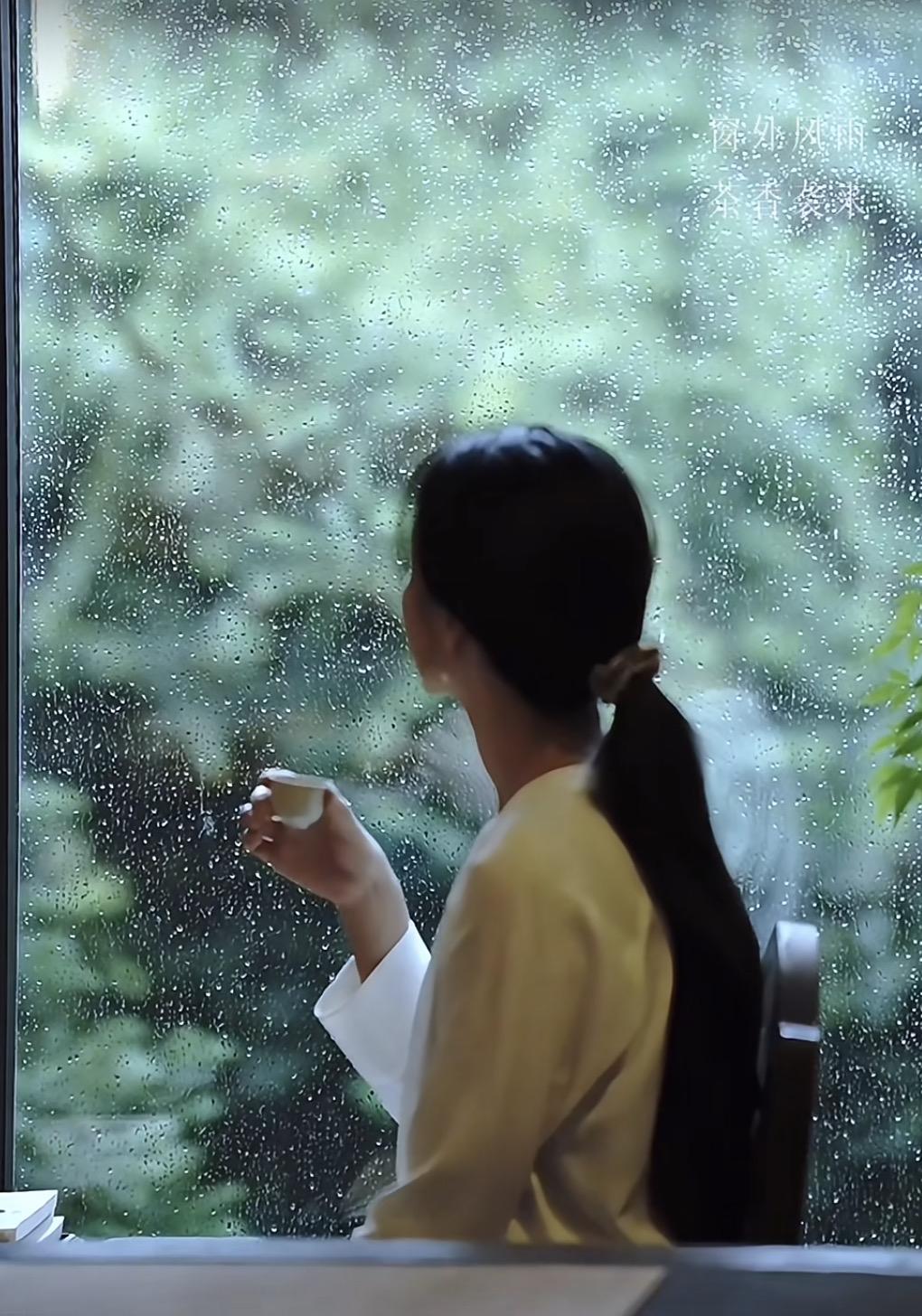 半盏清茶听夜雨，求下联

上联：半盏清茶听夜雨
下联：数声残磬入秋山