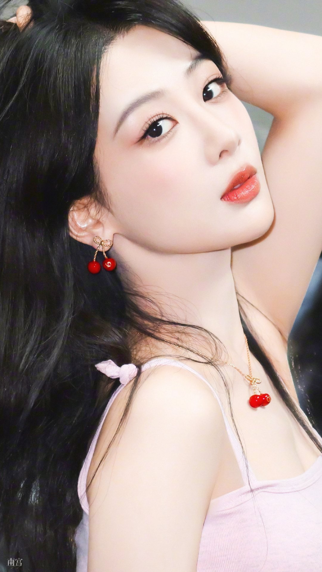 杨紫杨紫玉兰花开君再来 yz杨紫董竹君不是所有花都能在寒冬绽放，而她是那朵迎风盛