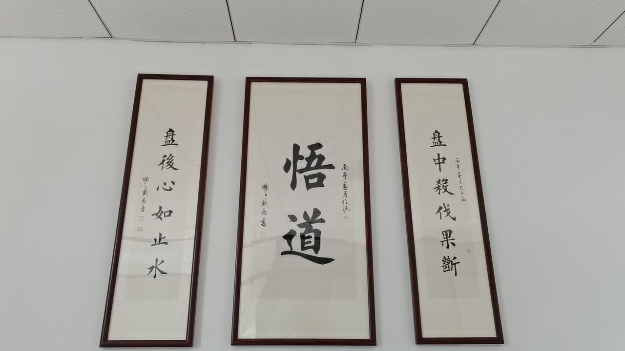 大家好，我是老张，一个出身农村的985。相信大多数普通人，人到中年时，都会面临中