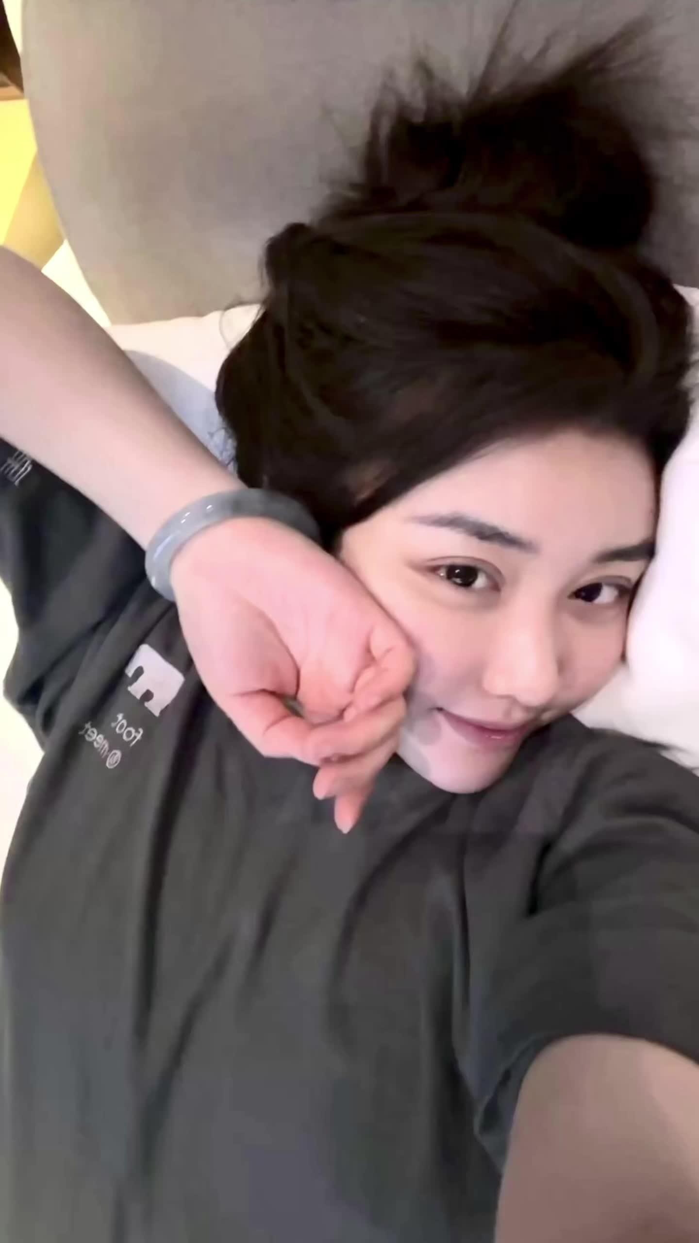 佛法常讲：“了了分明，如如不动。” 了了分明指对真相了然于心 如如不动...