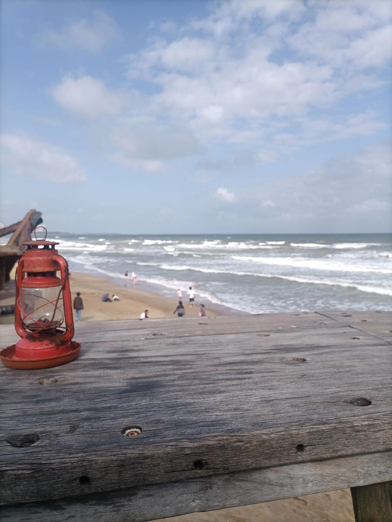 没想到博鳌酒吧公园竟会那么浪漫，酒吧就在海滩上，是我去过那么多沙滩海湾中最舒适的