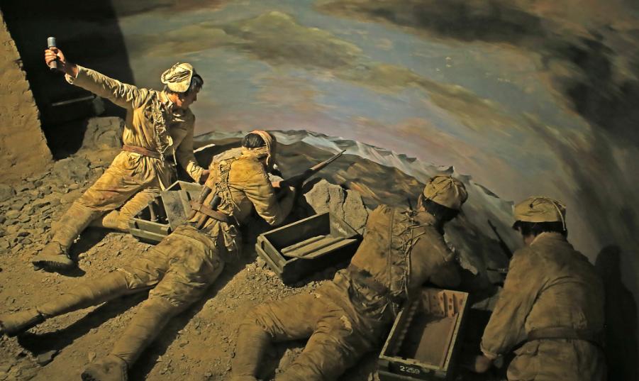 1950年，108名解放军战士被一千多名的土匪围在了的一座孤城中，坚持40天后终