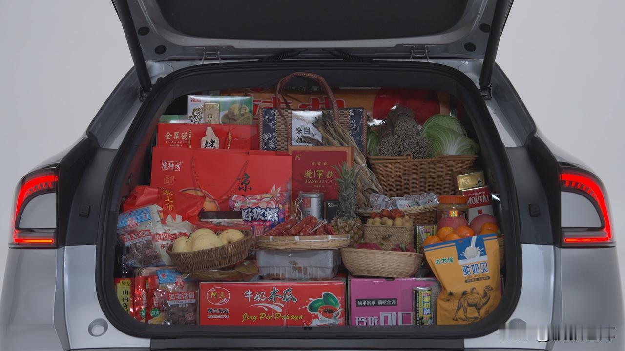 小鹏G7到底多能装，779L超大后备厢、最大空间可扩展至2237L，能装下全国3