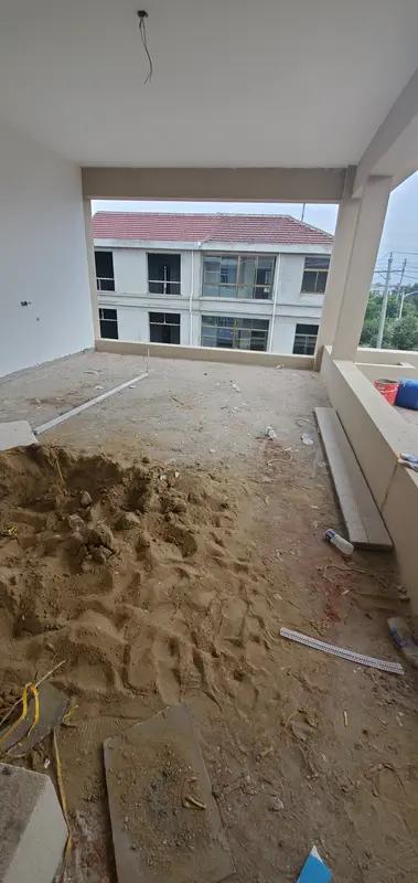 近日，我看到一则新闻，惠州有位醉酒男子不慎坠入自建房架空层。光是在脑海中想象这一