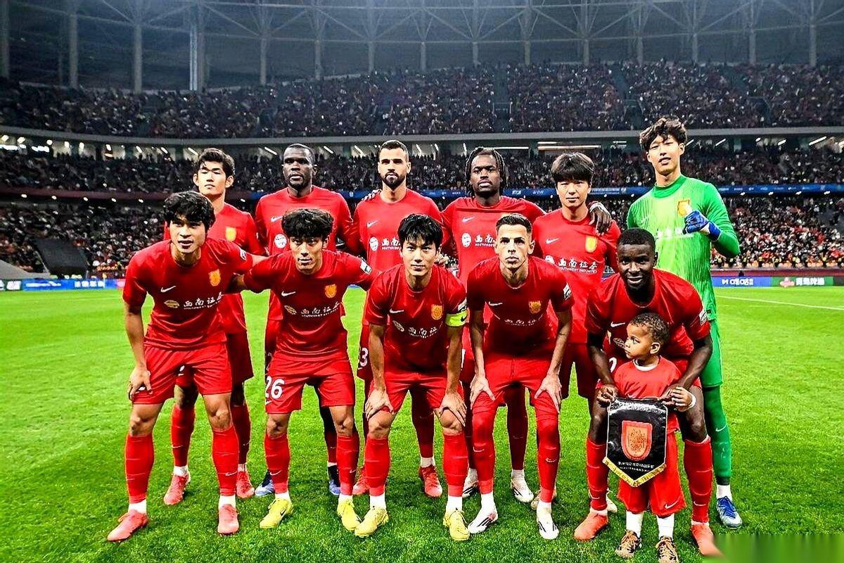 迪马塔和肯帕努，这俩哥们儿简直是天神下凡。
前面进一个，后面就敢漏一个。
我这颗