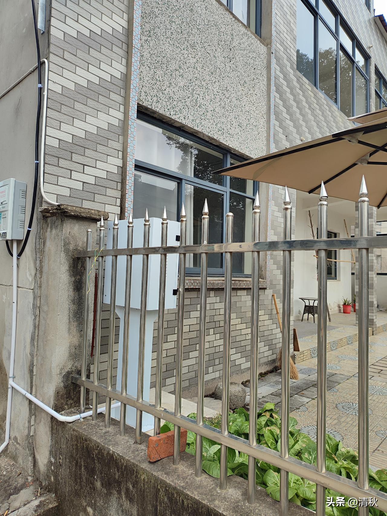 农村现在贫富差距也很大，人情更凉薄，溜须拍马更是体现得淋漓尽致。

同姓的一个堂