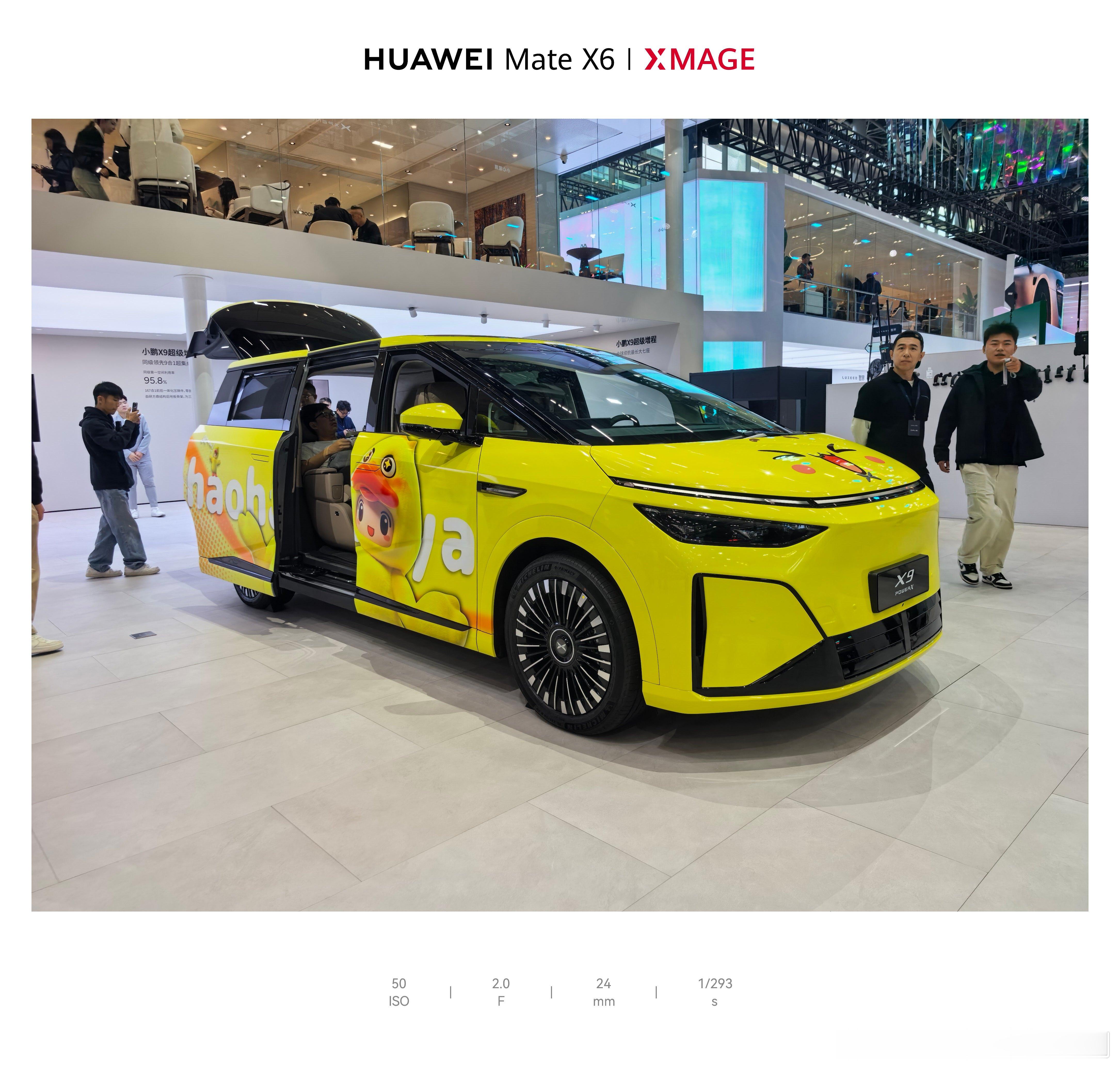 作为本土企业，广州车展小鹏展台可以说是品类最丰富的品牌，汽车、机器人、飞行汽车全