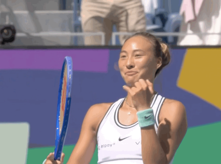 郑钦文登上美国热搜榜北京时间9月6日，郑钦文在女单第三轮对阵凯斯，决胜盘0-5落