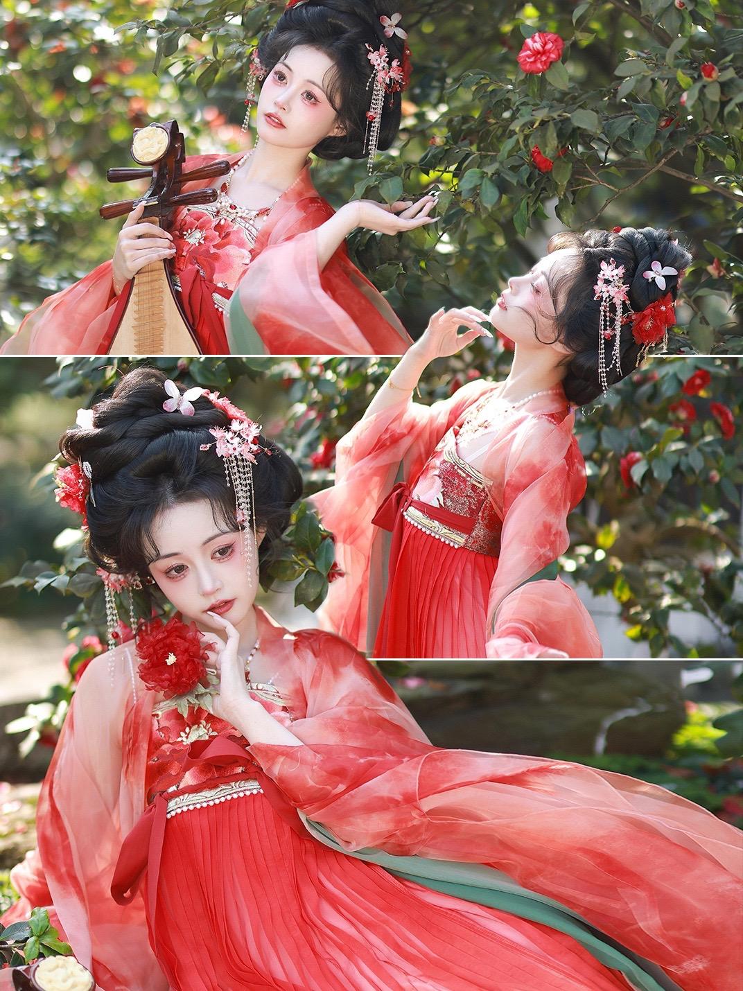 “神明溺水，山茶凋零，落尽繁华”
