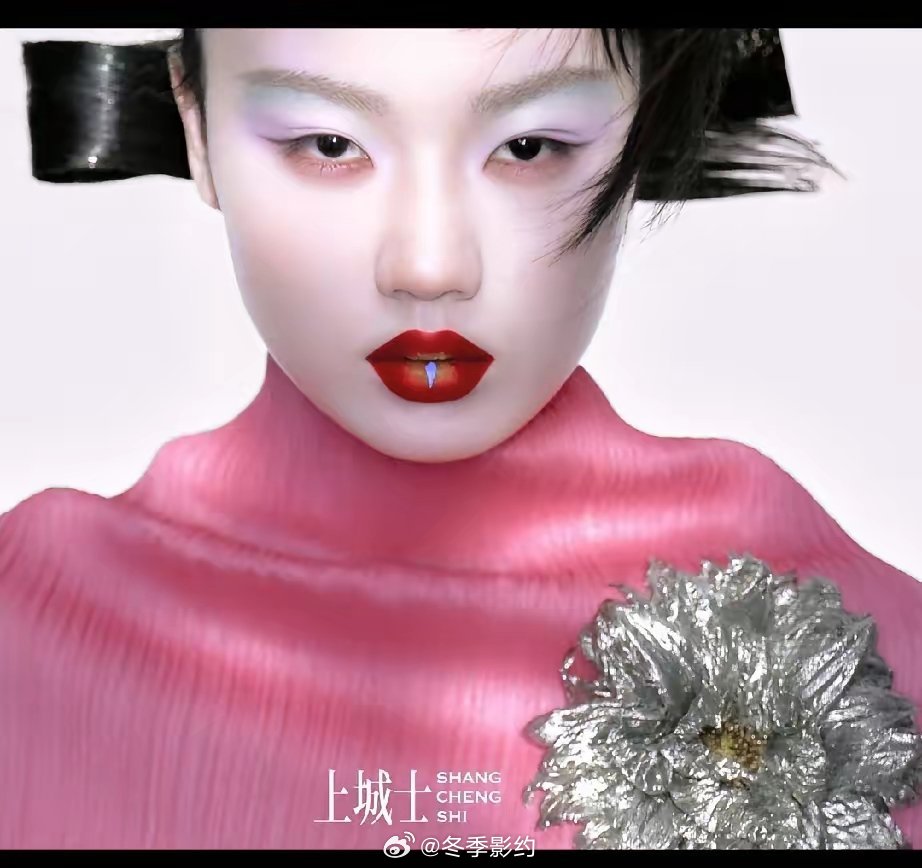 单依纯，真的是太胆大了！三月份的上城士杂志照片一出来，完全就是不按大家的喜好出牌