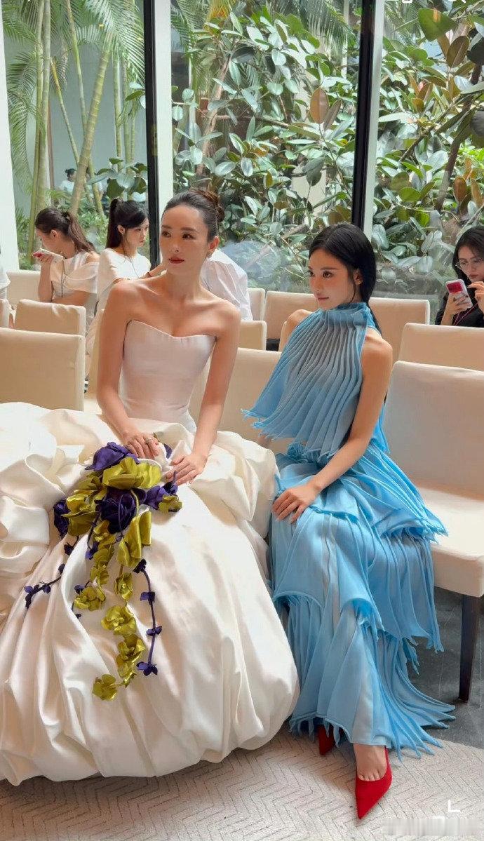 宁艺卓张钧甯同框 宁艺卓张钧甯合影，梦幻联动了！宁艺卓张钧甯合影 ​ ​​​