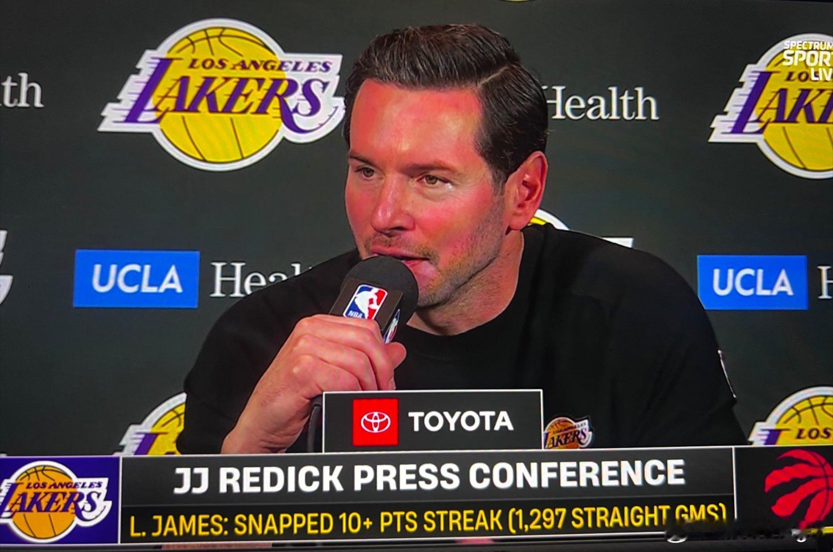 雷迪克谈到詹姆斯的绝杀助攻：“当你以正确方式打球，篮球之神就会奖励你。”