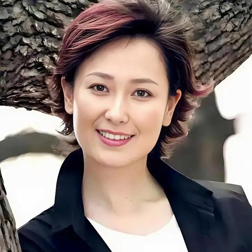 拿到飞天奖，却换来丈夫一句：拿了奖，咱们就离婚！
 
左翎和王建成当初结婚十分清
