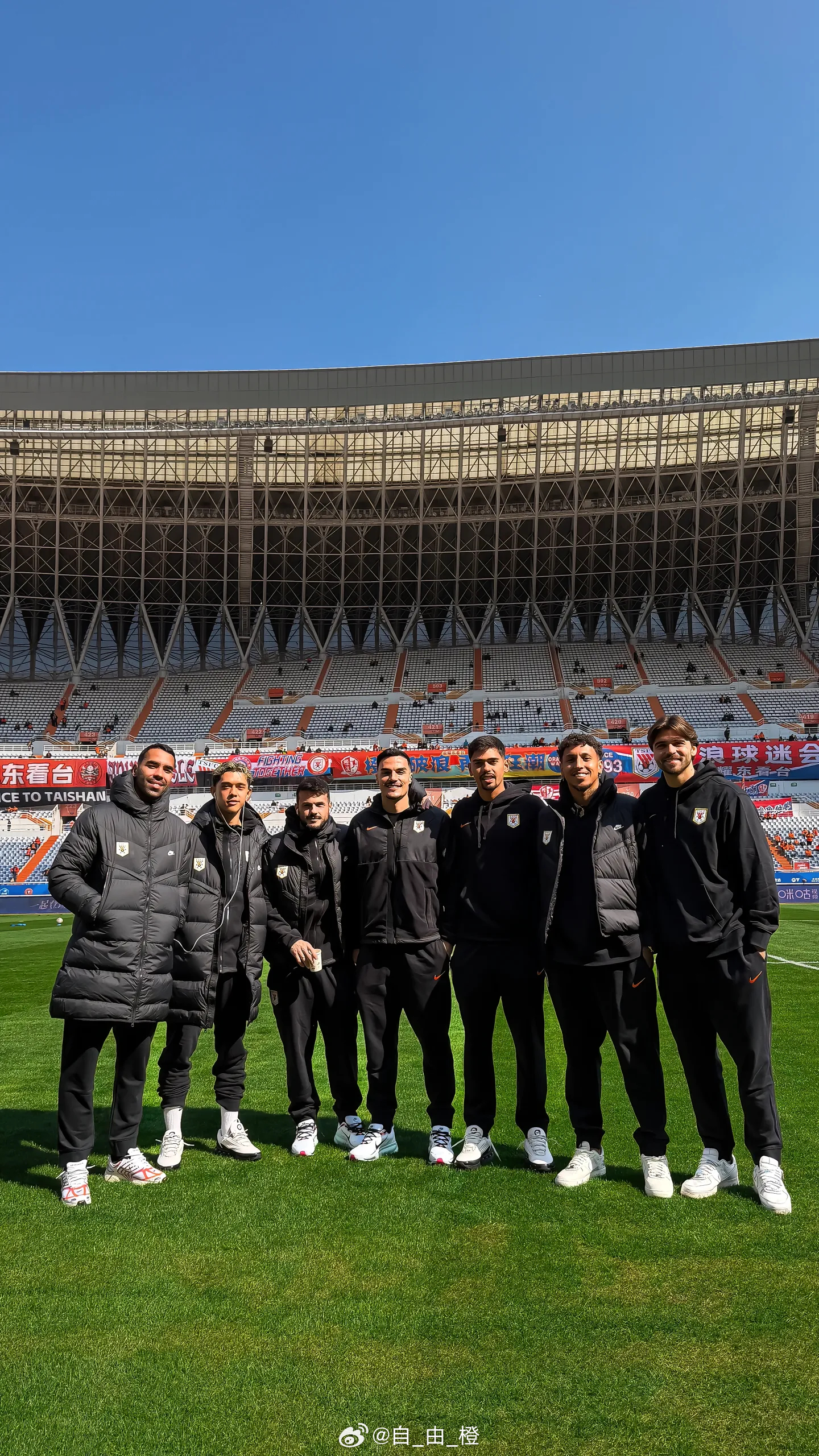 李小恒社媒晒照，2026⏳🧡。 