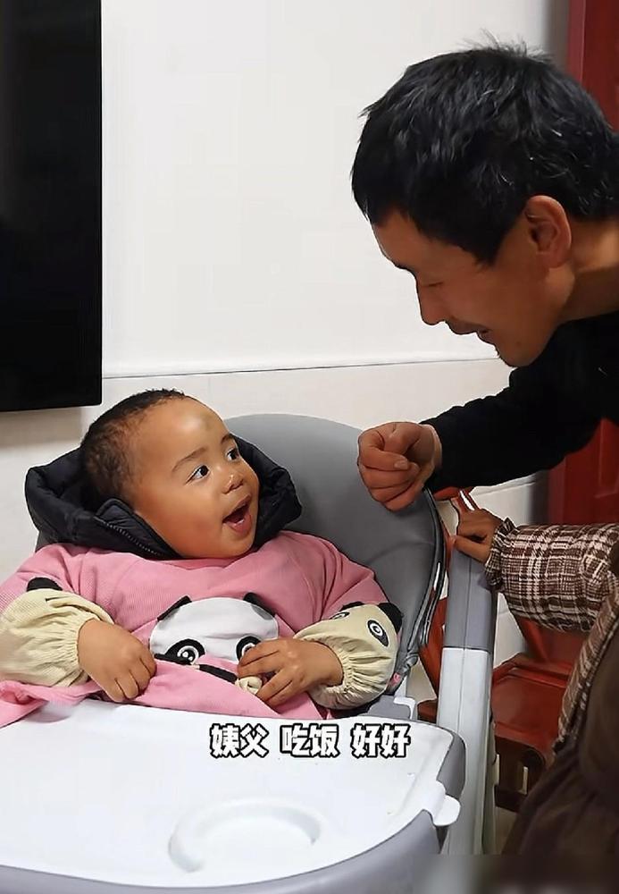 曾经连镜头都躲的杜兵，如今和王珊珊妈妈同台，一场直播竟能引爆50万人围观！
 