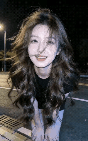 这一头波浪长发，太迷人了