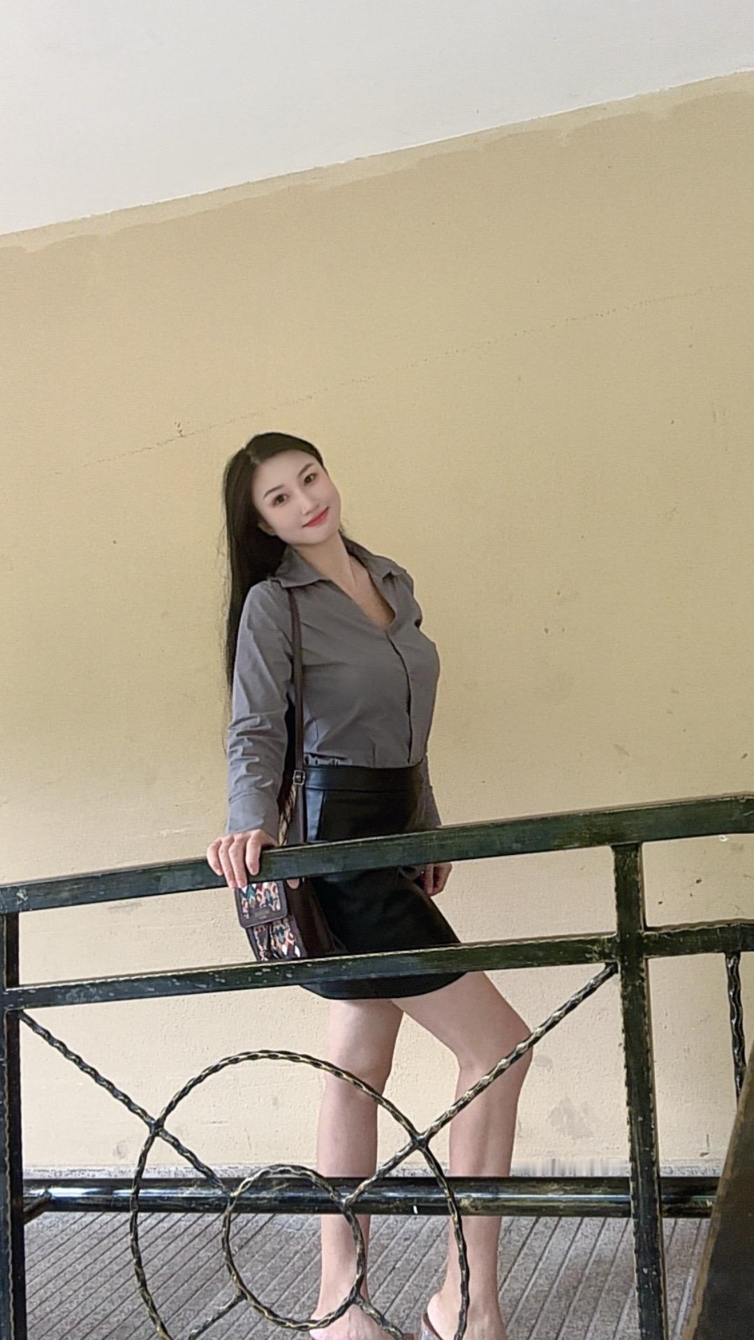 33岁靠自己买房买车，却在征婚里被问“条件好怎么还单身”
93年的我，今年33岁