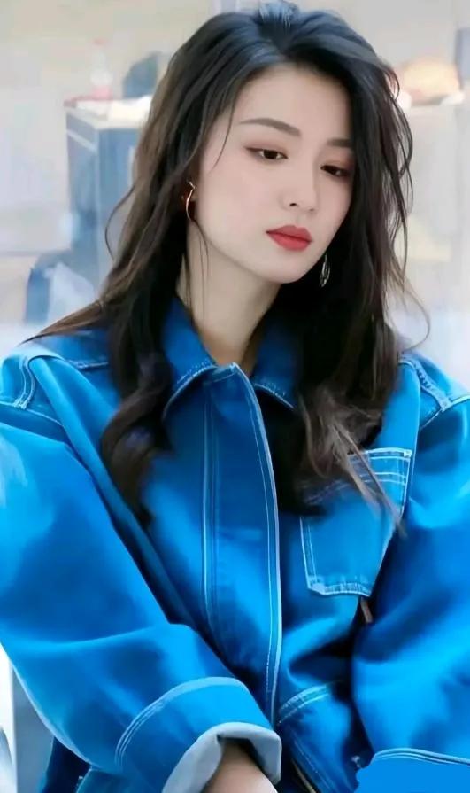 王楚然，太惊艳，身材也太好了吧，感觉她能驾驭各种风格。