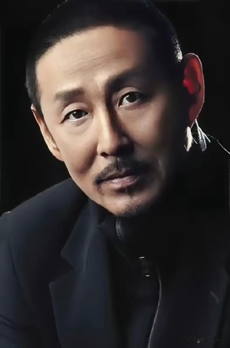 陈道明说：“你有退休金，子女就很孝顺；你有存款，子女就盼着你早点死；你病了，日子