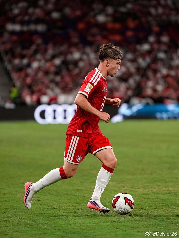 💫19歲拜仁小將蒂姆·賓德更新ins：Grateful 🇰🇷🇭🇰 
