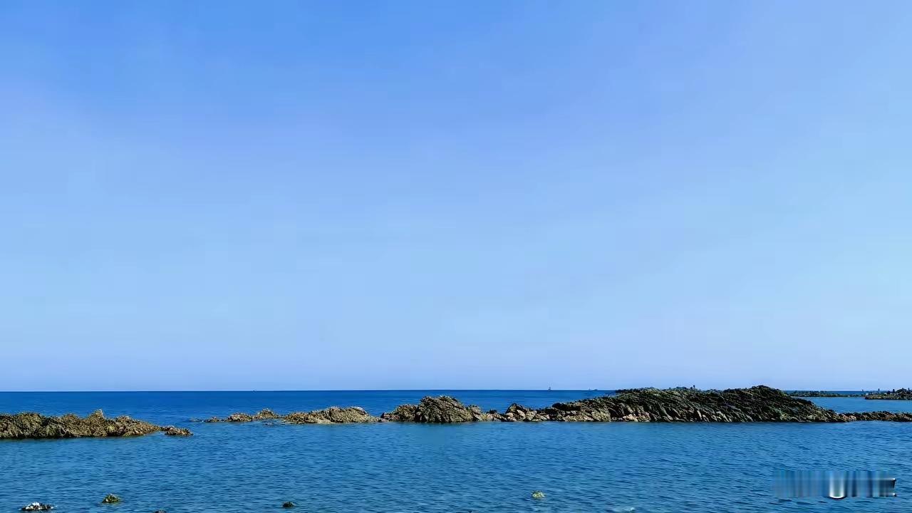 台湾害怕极了，喊话大陆，没有回应

10月29日，台湾再度公布了大陆舰艇和军机在