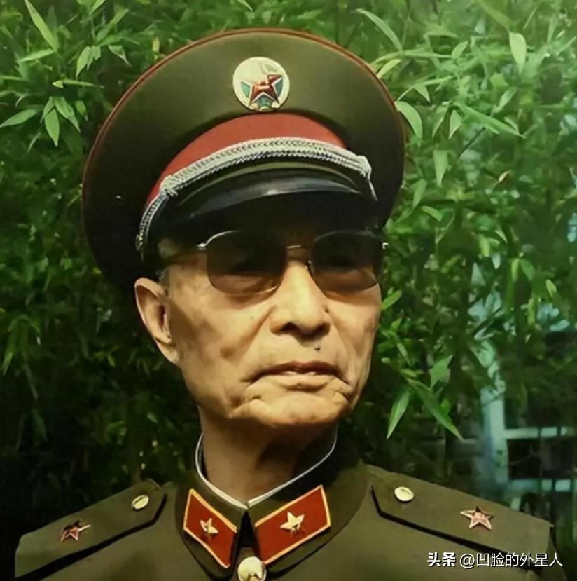 1975年，张爱萍落难，妻子李又兰找到粟裕，希望他能帮忙说情。谁知，粟裕摆了摆手