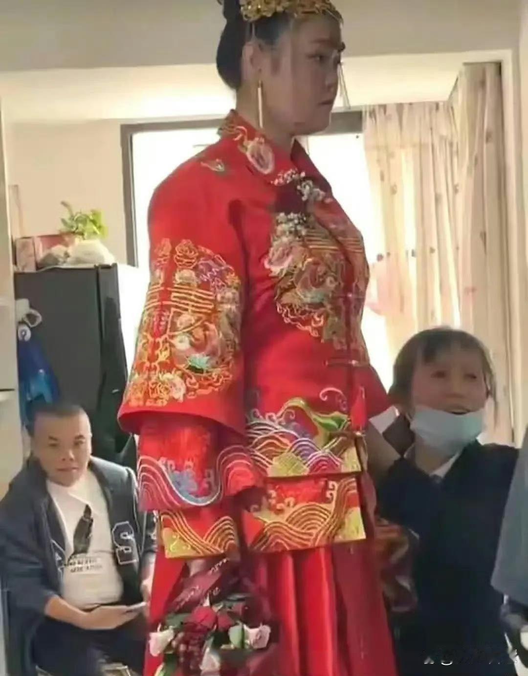 可算嫁出去了，爸妈直接高兴坏了！ ​​​