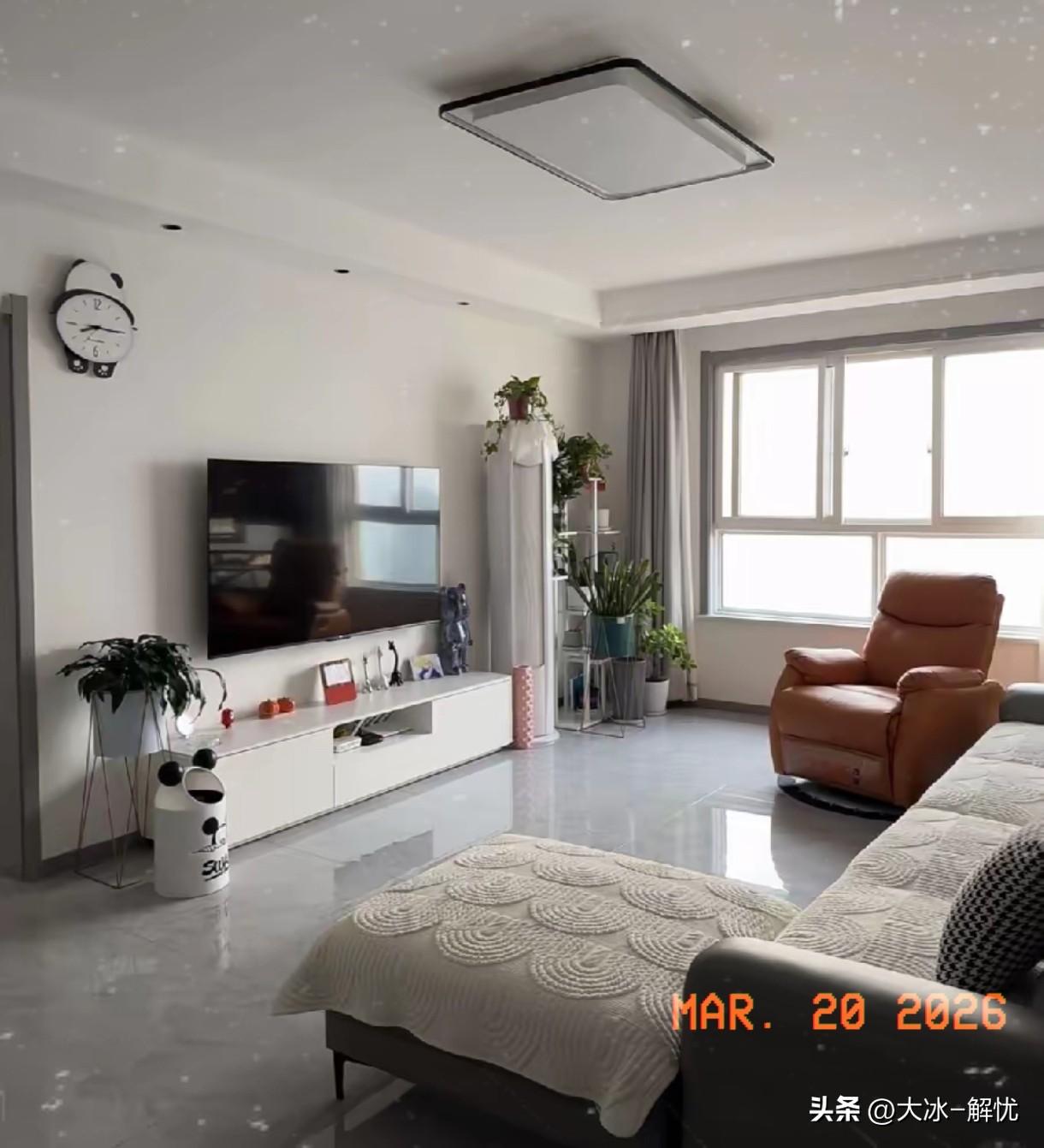 我姐的出租房被租户买了

我姐有个老租户，把我姐的这房子买下了，我算了笔账，现在