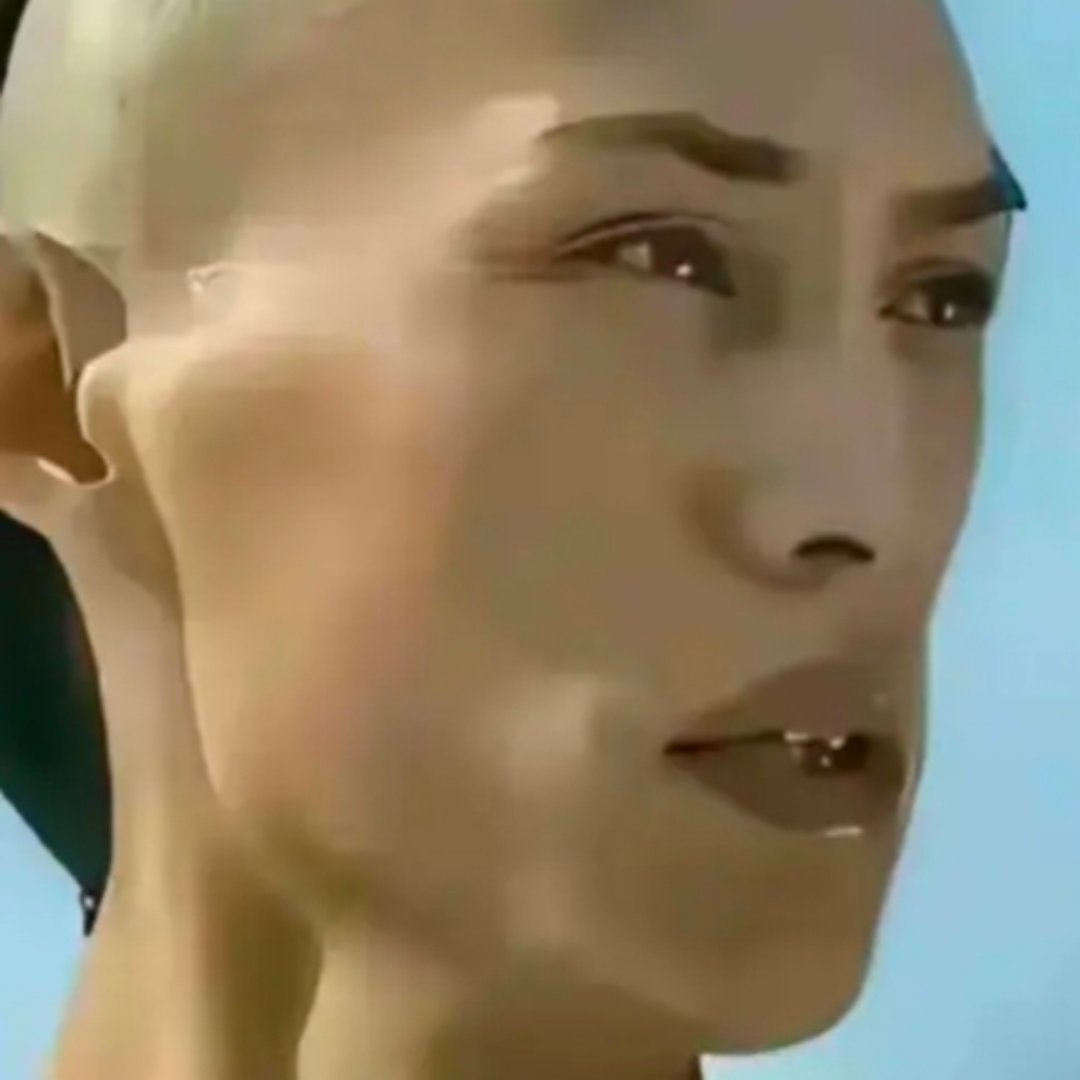 靳东年轻的时候，也是一言难尽，谁说瘦就一定好看的，觉得他拍这么多戏，最好的就是《