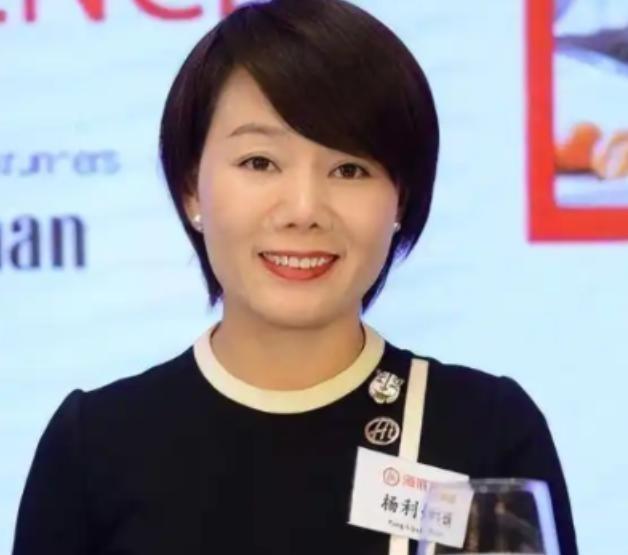 1994年， 四川 一女子为给哥哥还债，不惜陪伴老板24年，没想 到这份打工经历